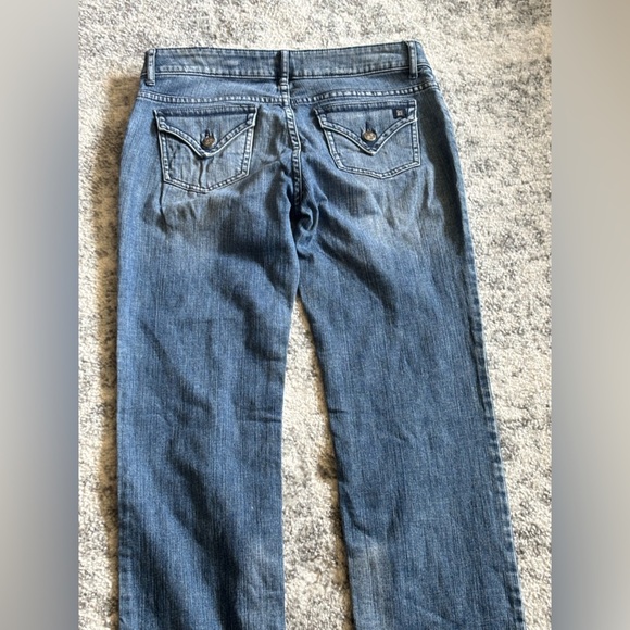 Simply Vera Vera Wang Denim - Simply Vera Vera Wang Straight Leg Jeans midsize snap pockets Size 6